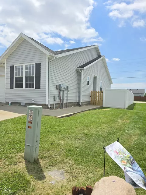 1677 W Kole Dr, Greensburg, IN 47240
