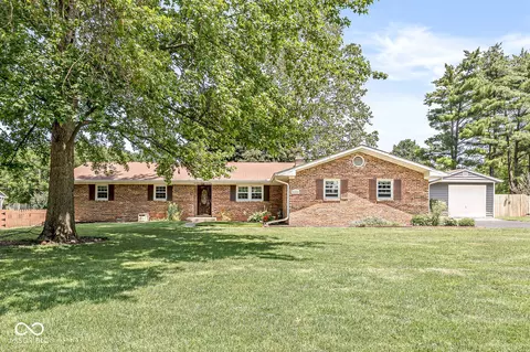 6826 Karyn Dr, Avon, IN 46123
