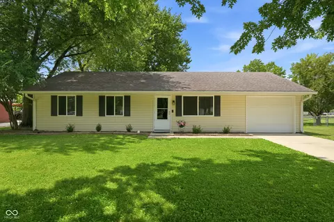 1254 Cherryfield Ln, Greenwood, IN 46142