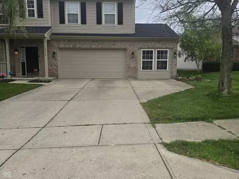 12934 Quarterback Ln, Fishers, IN 46037