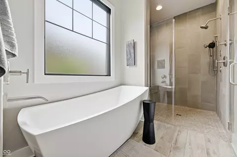 Bath - 534 Dylan Dr, Carmel, IN 46032 photo 3 of 9