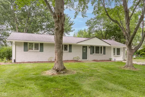 638 Karen Dr, Zionsville, IN 46077