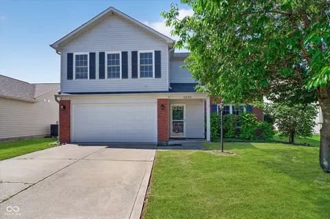 2295 Lakecrest Dr, Columbus, IN 47201