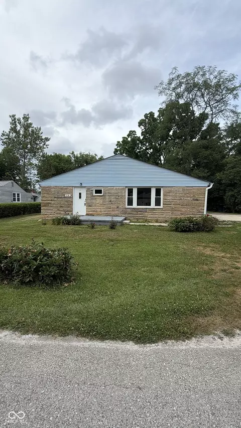 16 Glenda Dr, Plainfield, IN 46168