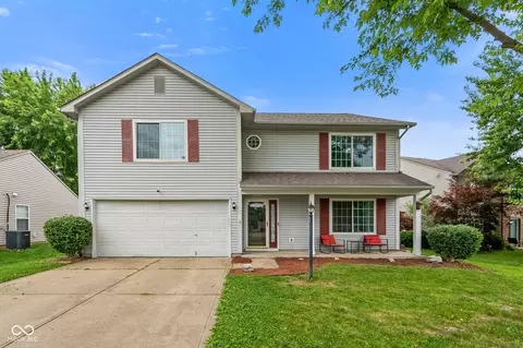 4620 Driftwood Ln, Greenwood, IN 46143