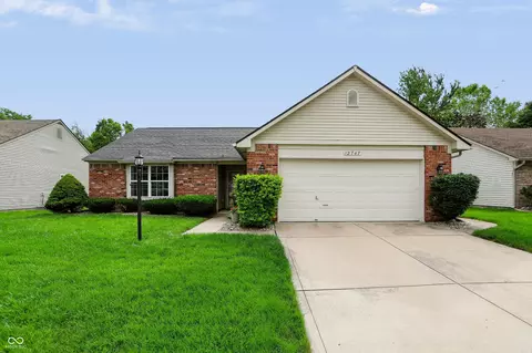 12747 Sovereign Ln, Fishers, IN 46038
