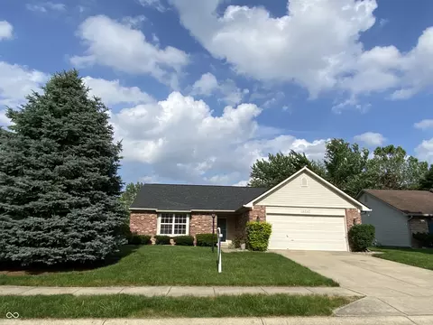 12747 Sovereign Ln, Fishers, IN 46038