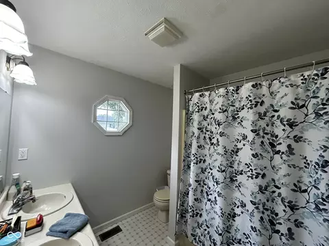 Bath - 4684 Hackberry Dr, Columbus, IN 47201 photo 1 of 5