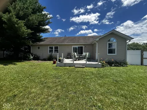 Exterior - 4684 Hackberry Dr, Columbus, IN 47201 photo 4 of 9