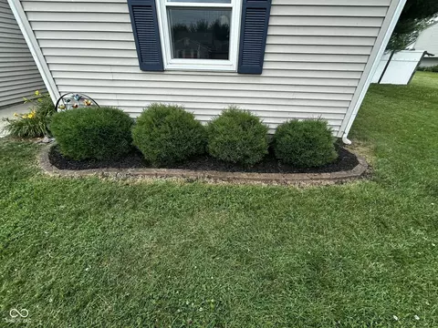 Exterior - 4684 Hackberry Dr, Columbus, IN 47201 photo 8 of 9