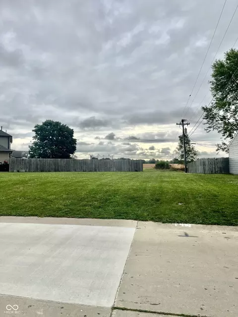 590 Harrell, Edinburgh, IN 46124 photo 2