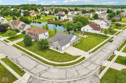 642 Crossfield Dr, Indianapolis, IN 46239