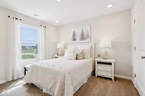Bedroom - 6718 Elden Dr, Indianapolis, IN 46221 photo 1 of 14