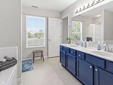 Bath - 7322 Fields Dr, Indianapolis, IN 46239 photo 2 of 4