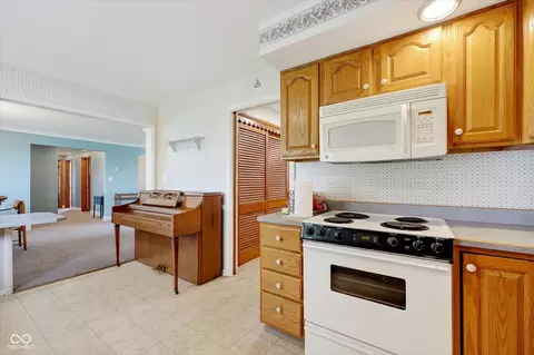 Kitchen - 11573 E County Road 600 N, Forest, IN 46039 photo 3 of 5