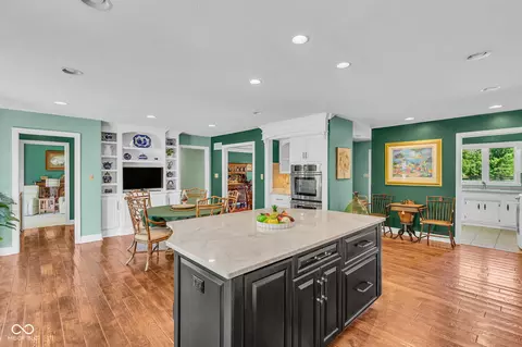 Kitchen - 1255 E Greyhound Pass, Carmel, IN 46032 photo 4 of 9