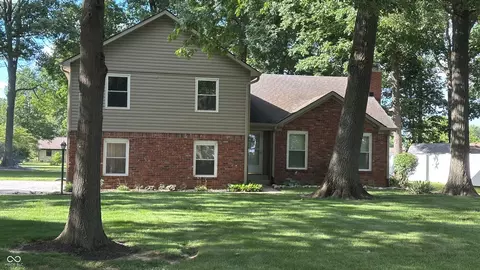 1336 S Heron Dr E, New Palestine, IN 46163