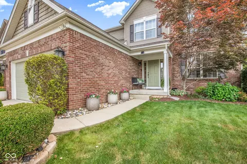 1418 Lavender Ln, Greenwood, IN 46143