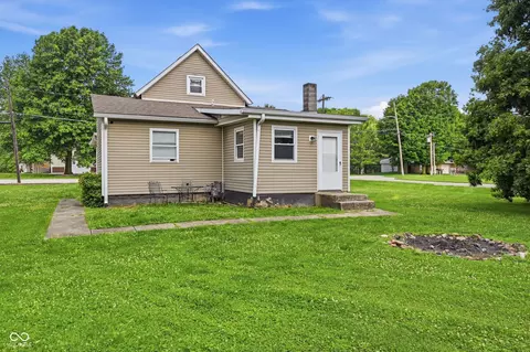 Exterior - 107 West St, Dunreith, IN 47337 photo 4 of 4