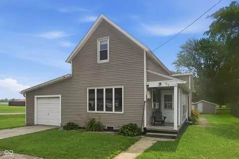 107 West St, Dunreith, IN 47337