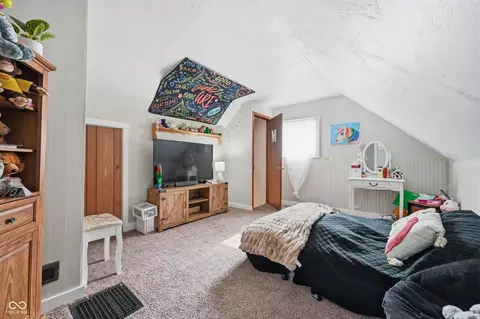Bedroom - 107 West St, Dunreith, IN 47337 photo 3 of 4