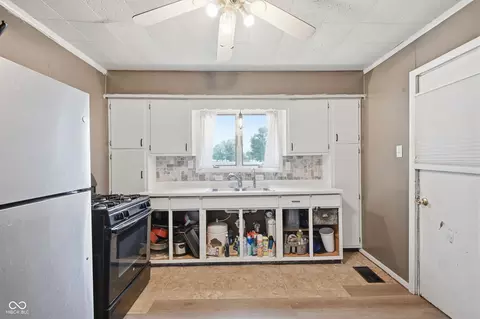 Kitchen - 107 West St, Dunreith, IN 47337 photo 3 of 3