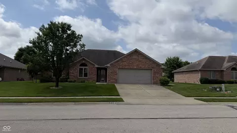 4989 Imperial Dr, Columbus, IN 47203