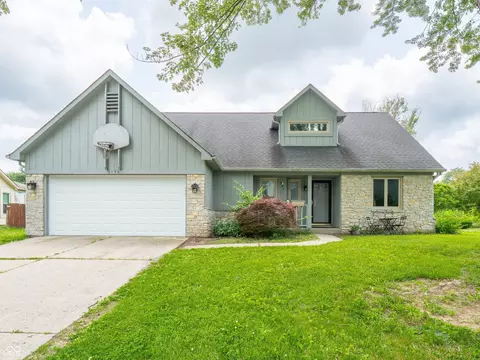 3130 Summerfield Dr, Indianapolis, IN 46214