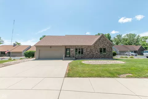 3735 W Two Mile House Rd, Columbus, IN 47201