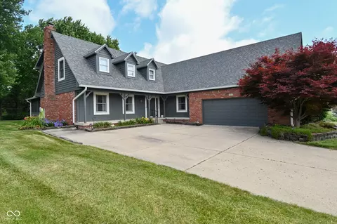 1012 Hudson Bay Dr, Greenwood, IN 46142