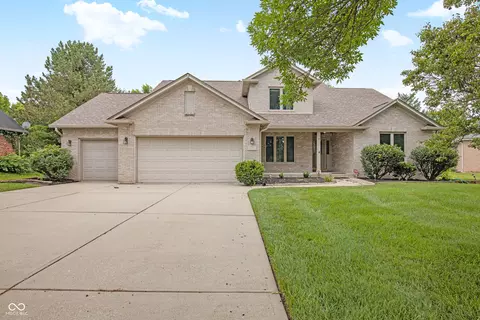 4015 Highland Park Dr, Greenwood, IN 46143