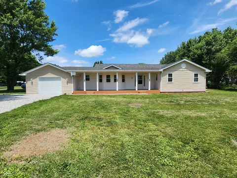 308 South St, Advance, IN 46102