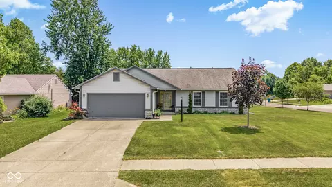 5473 Kelly Anne Way, Noblesville, IN 46062