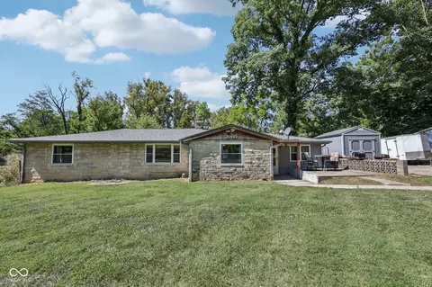 2060 Lick Creek Dr, Indianapolis, IN 46203