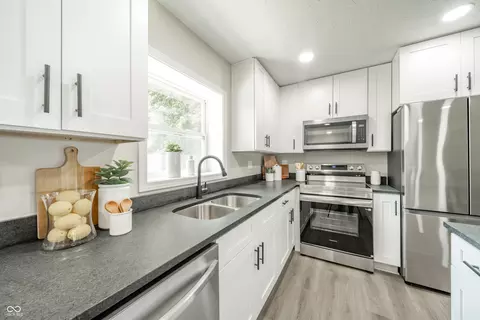 Kitchen - 159 Garden Dr, Pendleton, IN 46064 photo 6 of 6