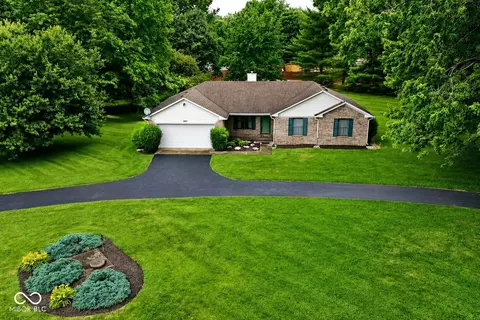 8530 Big Bend Rd, Martinsville, IN 46151
