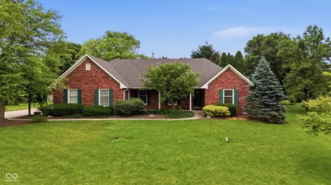3343 S Rosewind Dr, New Palestine, IN 46163