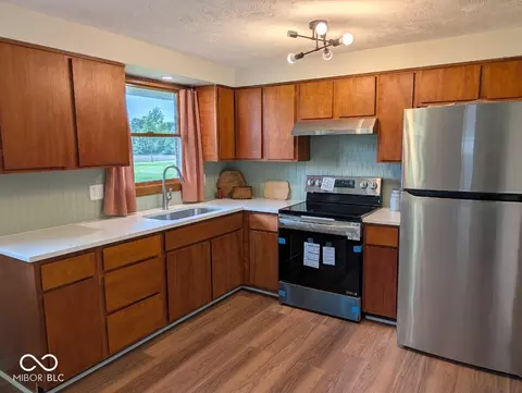 Kitchen - 8091 S 100 E, Pendleton, IN 46064 photo 2 of 4