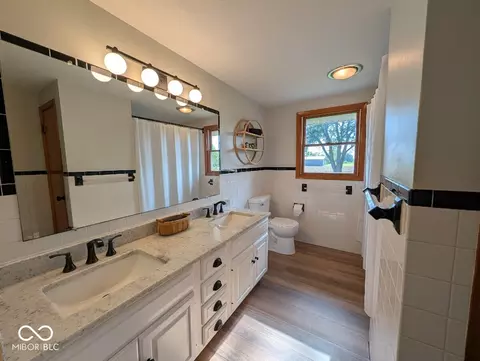 Bath - 8091 S 100 E, Pendleton, IN 46064 photo 1 of 1