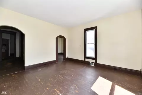 Living - 208 E Sherman St, Windfall, IN 46076 photo 2 of 2