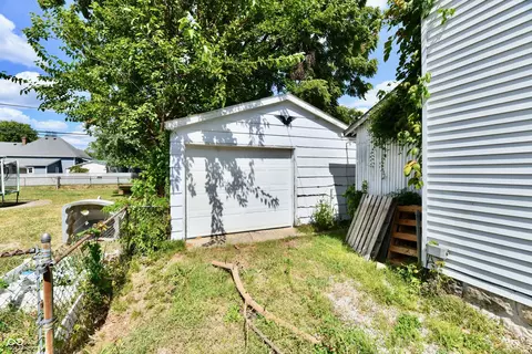 Exterior - 208 E Sherman St, Windfall, IN 46076 photo 4 of 4