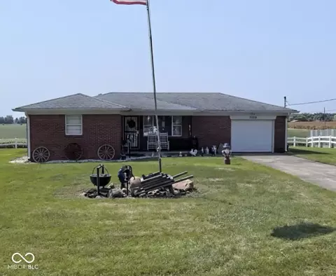 7039 Yoke Rd N, Indianapolis, IN 46259