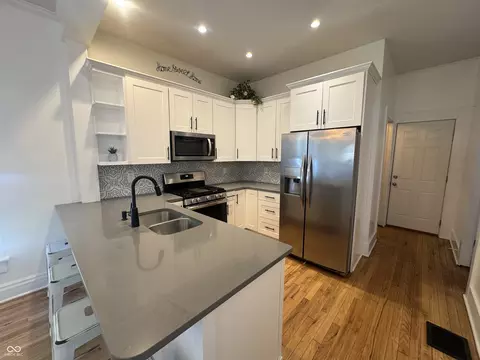 Kitchen - 206 6th St, Covington, IN 47932 photo 4 of 4
