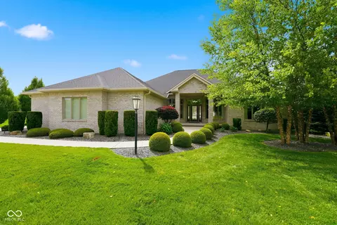 1504 N Legend Ct, Muncie, IN 47304