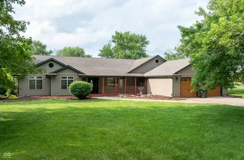 1602 W Furry Rd, Fountaintown, IN 46130