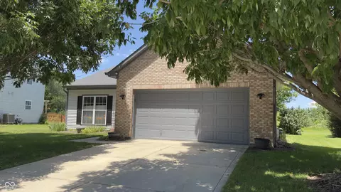10946 Trailwood Dr, Fishers, IN 46038
