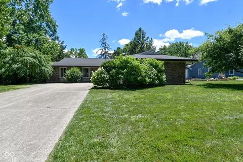6831 Whisper Oaks Ct, Indianapolis, IN 46214