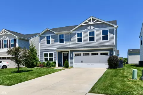 9739 Oak Grove Dr, Pendleton, IN 46064