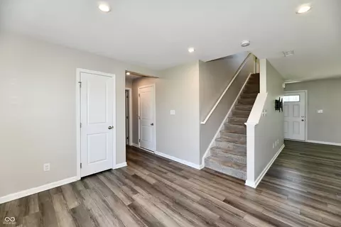 Entry Way - 9739 Oak Grove Dr, Pendleton, IN 46064 photo 4 of 5