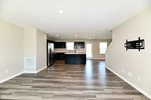 Living - 9739 Oak Grove Dr, Pendleton, IN 46064 photo 2 of 4